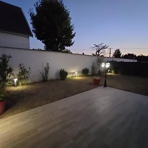 Cosy Neuf Avec Jardin Hébergement de vacances
